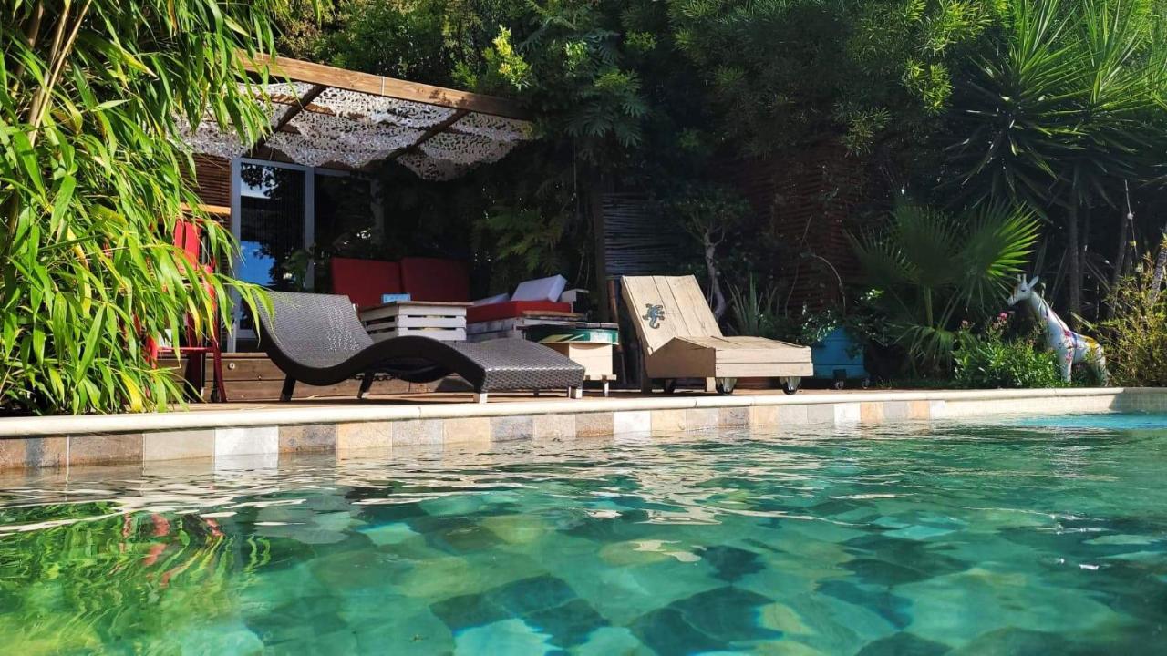 Logement De Charme Avec Piscine Et Jacuzzi Carnoules  Exterior photo